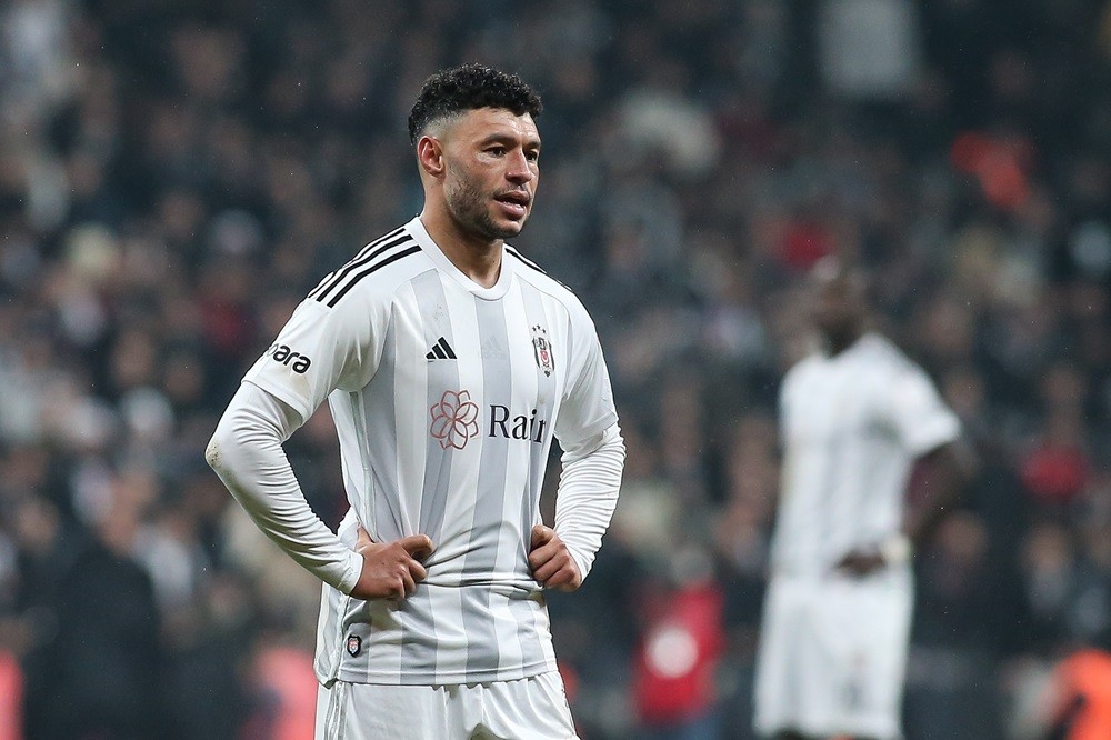 ISTANBUL, TURKEY: Alex Oxlade-Chamberlain of Besiktas looks on during the Turkish Super League match between Besiktas and Fenerbahce at Besiktas Park Stadium on December 9, 2023. (Photo by Ahmad Mora/Getty Images)