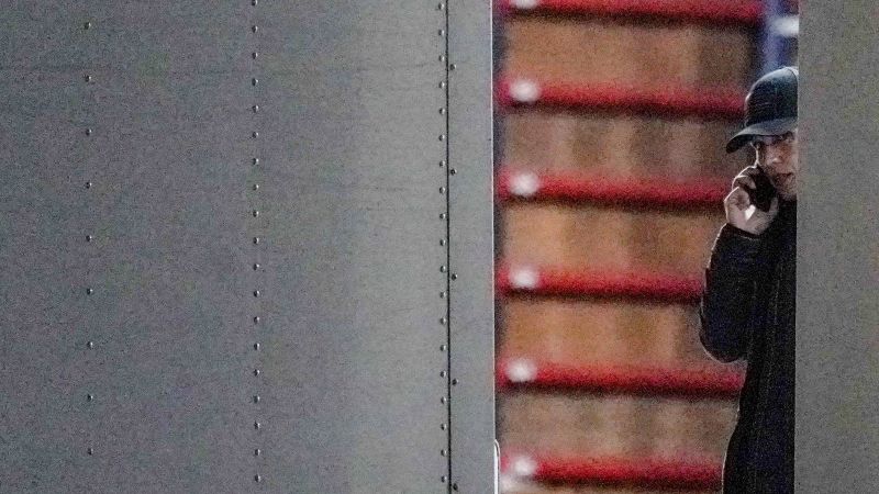 Tulsi Gabbard put Trump on the phone with FBI agents who searched Fulton County elections office, sources say