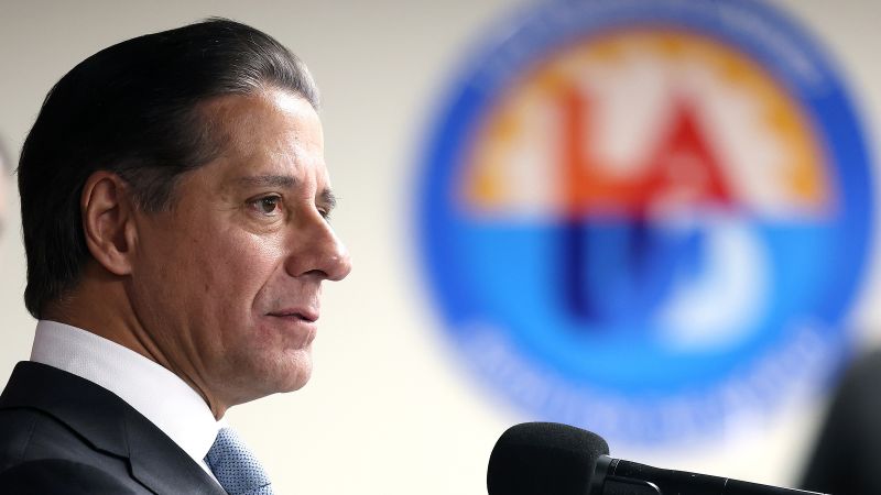 Alberto Carvalho, superintendent of Los Angeles schools, on paid leave after FBI searches of his home and office