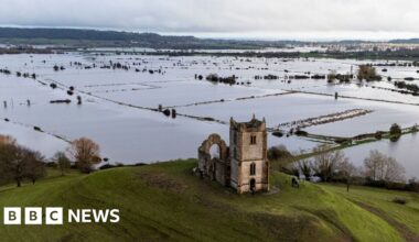UK rain: Are wetter winters and frequent flooding here to stay? - BBC