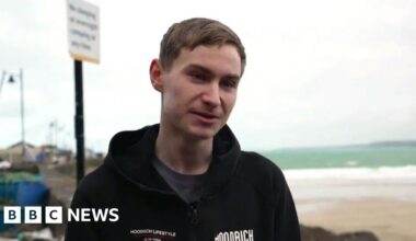 Walker escaped cliff collapse 'by seconds' - BBC