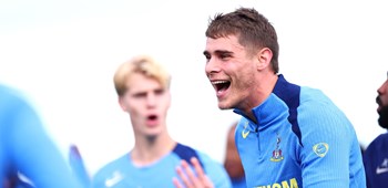 Team news | Cuti, Micky available, Djed 'touch and go' for Old Trafford test