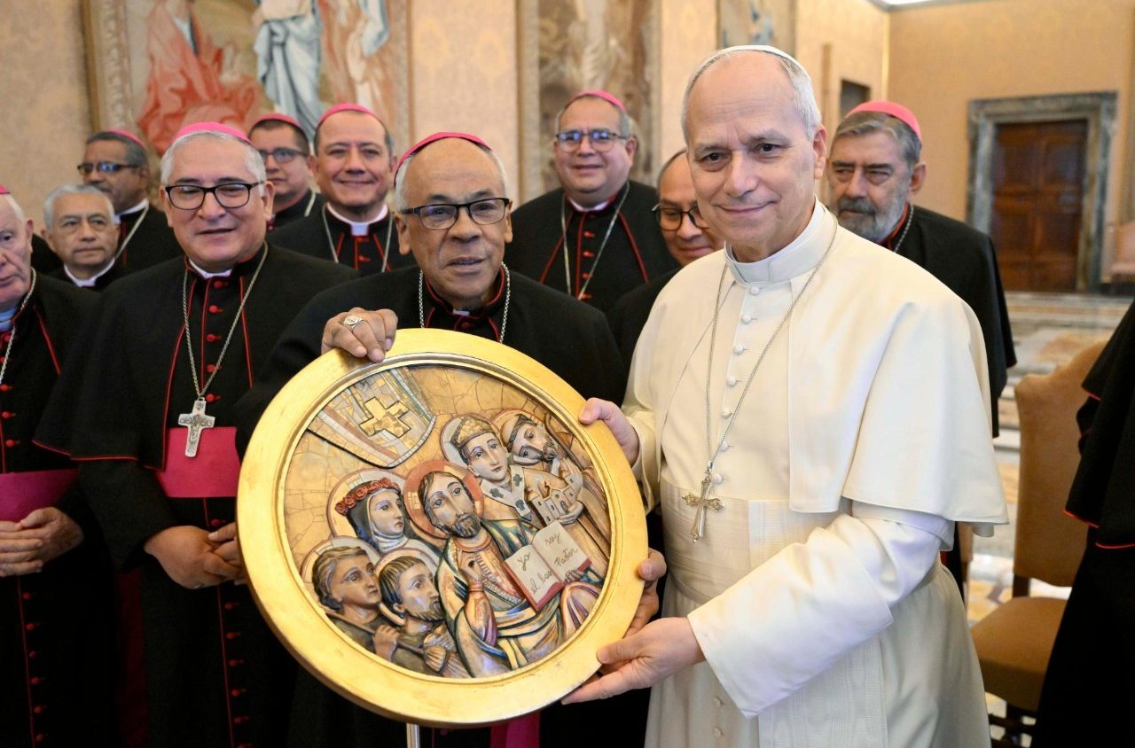 Pope to Peruvian Bishops: Live like the Apostles