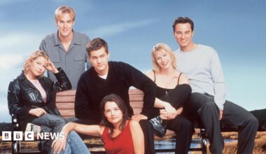 Dawson's Creek cast - pictured in 2000, Michelle Williams, James Van Der Beek, Joshua Jackson, Meredith Monroe, Kerr Smith and Katie Holmes (bottom)