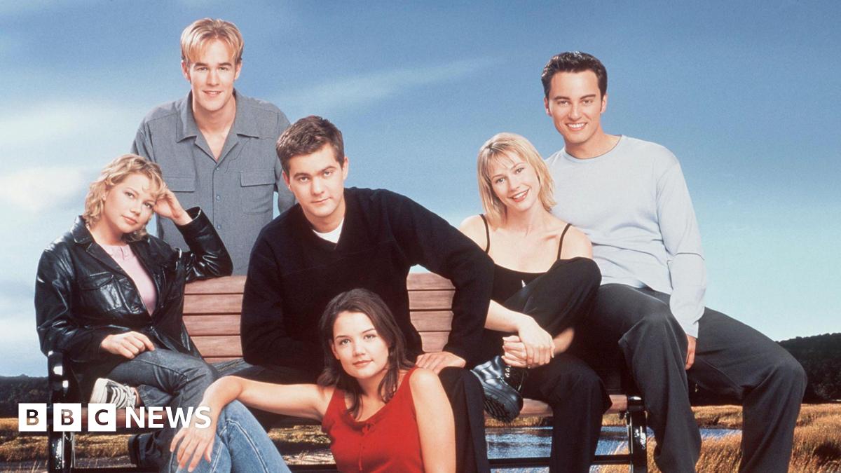 Dawson's Creek cast - pictured in 2000, Michelle Williams, James Van Der Beek, Joshua Jackson, Meredith Monroe, Kerr Smith and Katie Holmes (bottom)