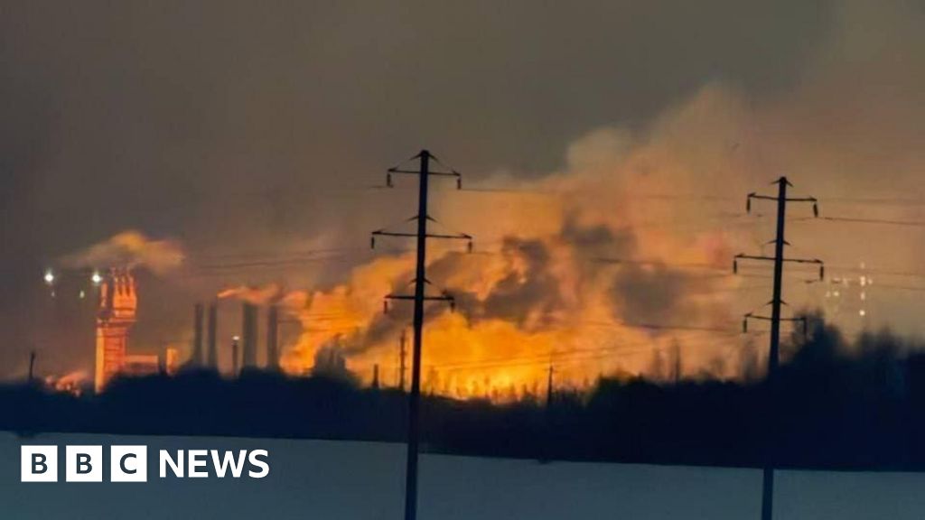 Seven killed in Ukrainian drone attack on Russian factory - BBC