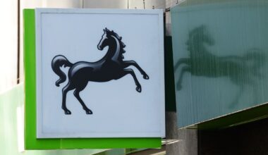 Lloyds to close 95 branches - full list revealed