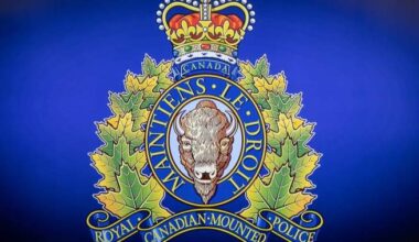 1 dead, 6 in serious condition after charter bus rollover near Alberta town