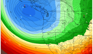 ECMWF 500mb heights chart showing broad trough of low pressure moving into Pacific Northwest on Tuesday