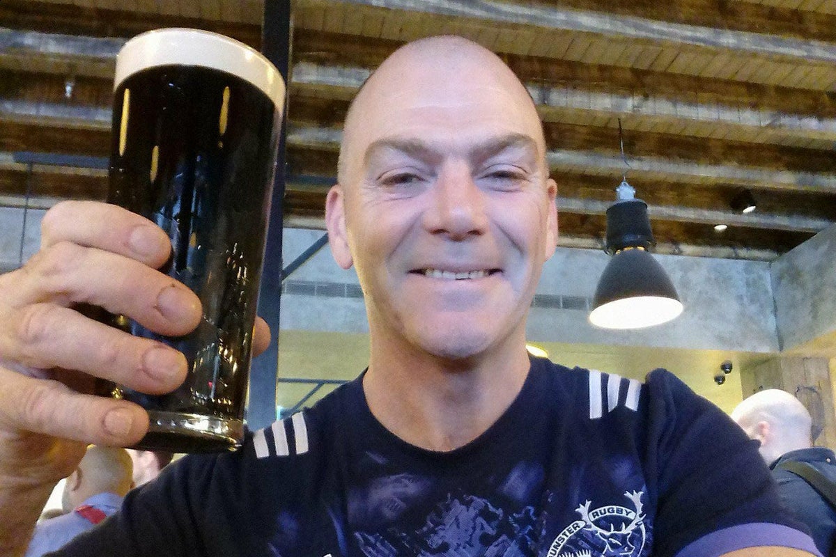 ‘Hero’ bus driver who was sacked after catching a thief demands apology as he slams former employer