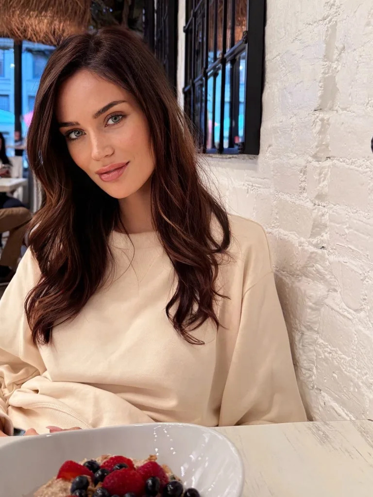 The German model splits her time among New York, Los Angeles and Germany, moving comfortably between political, business and high-society circles. Gloria-Sophie Burkandt / Instagram