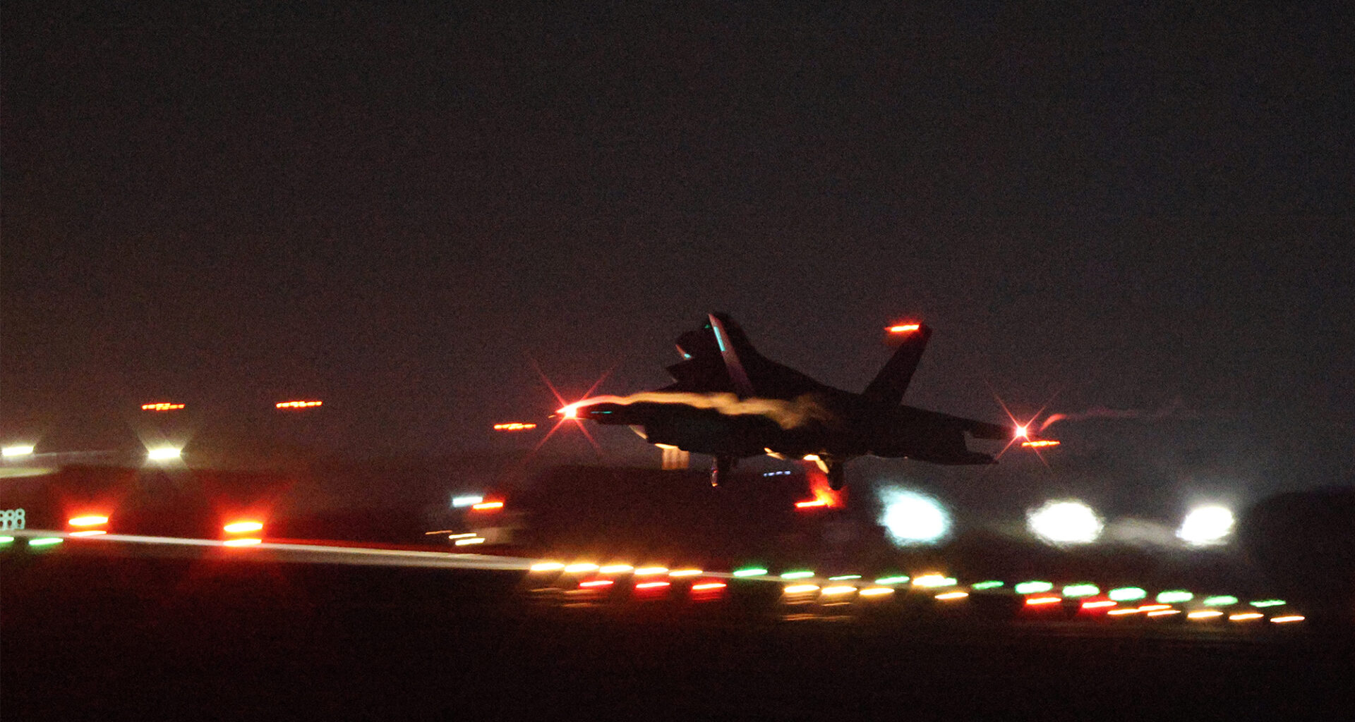 Middle East Buildup Continues as Six F-22 Raptors Stopover at RAF Lakenheath