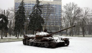 The Russian economy is eating its own muscle to survive as Putin’s war on Ukraine destroys future capacity, former central bank advisor says