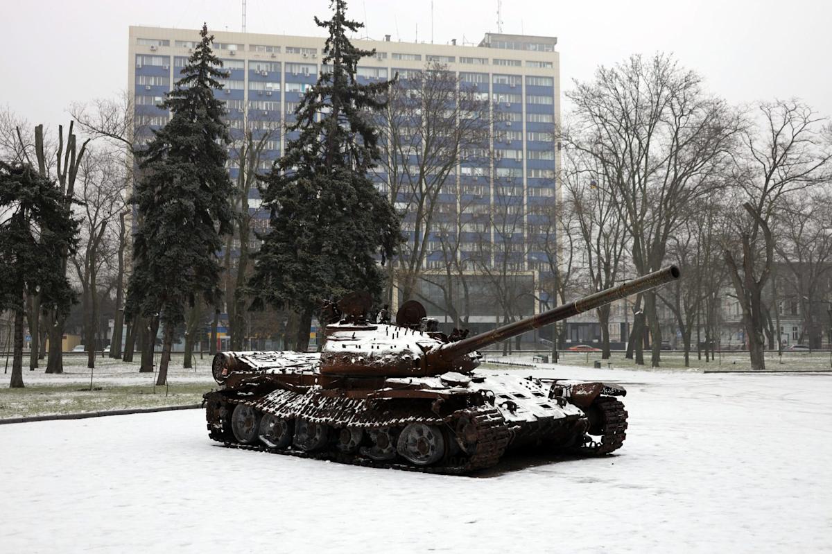 The Russian economy is eating its own muscle to survive as Putin’s war on Ukraine destroys future capacity, former central bank advisor says