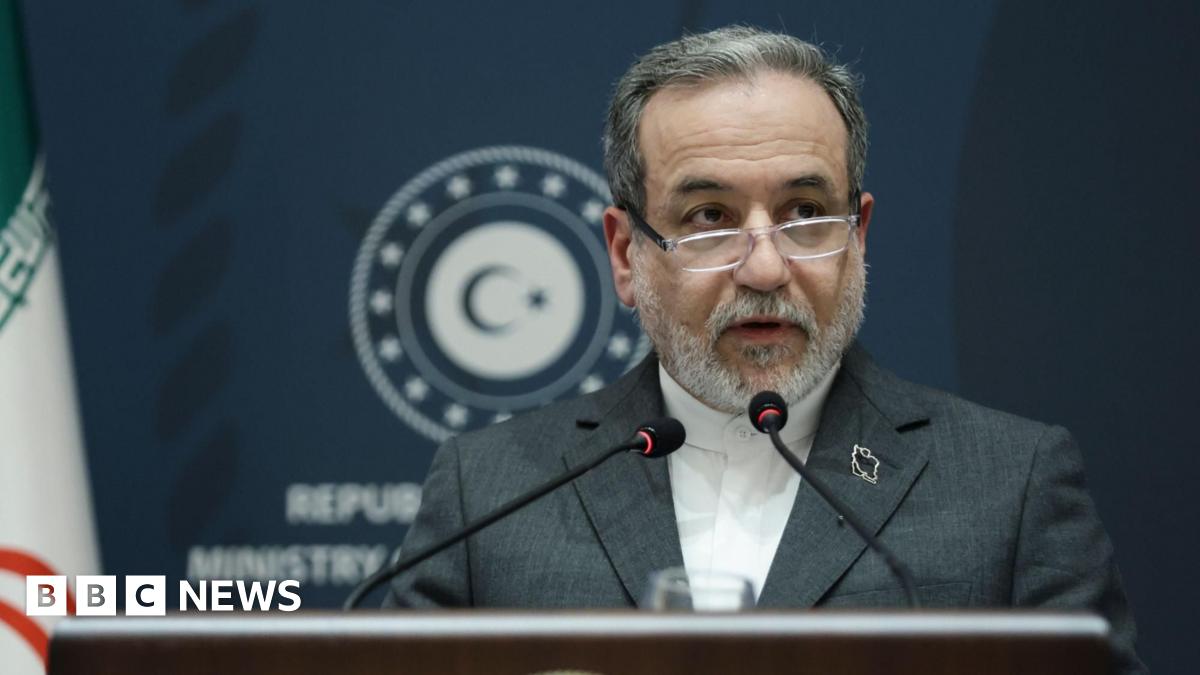 Iranian Foreign Minister Abbas Araghchi attends a news conference with his Turkish counterpart in Istanbul, Turkey (30 January 2026)