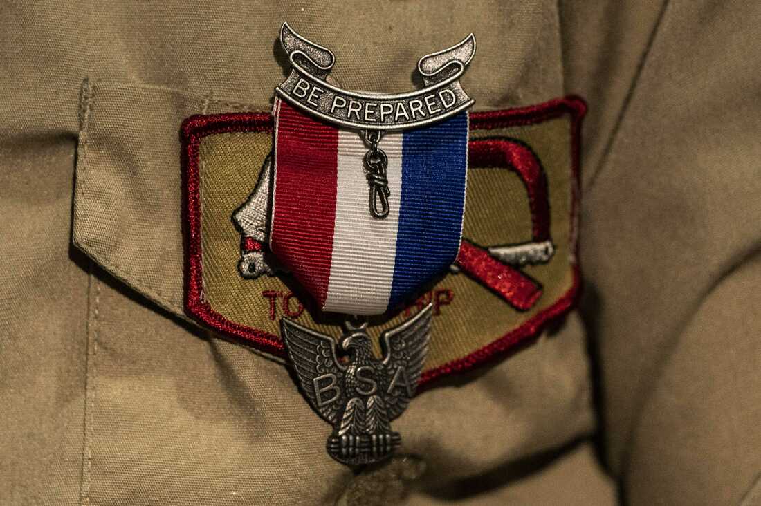An Eagle Scout Award pinned to a uniform.