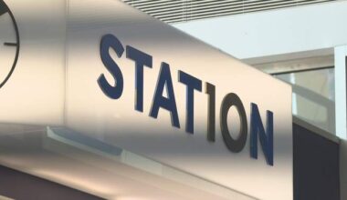 Quebec hair salon ordered to pay $500 to non-binary client - Montreal