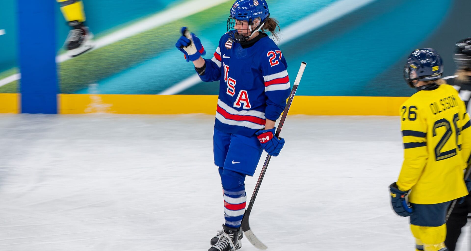 U.S. women's hockey team books trip to Olympic gold medal game
