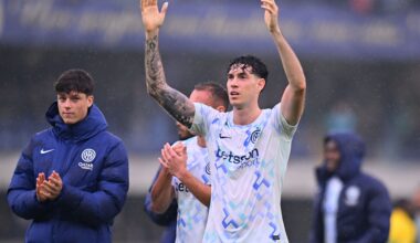 Alessandro Bastoni applauding Inter fans