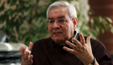 Iran arrests leading reformist politicians