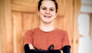 Man ‘checking for delivery rider’ falls to death from London flats - London Evening Standard