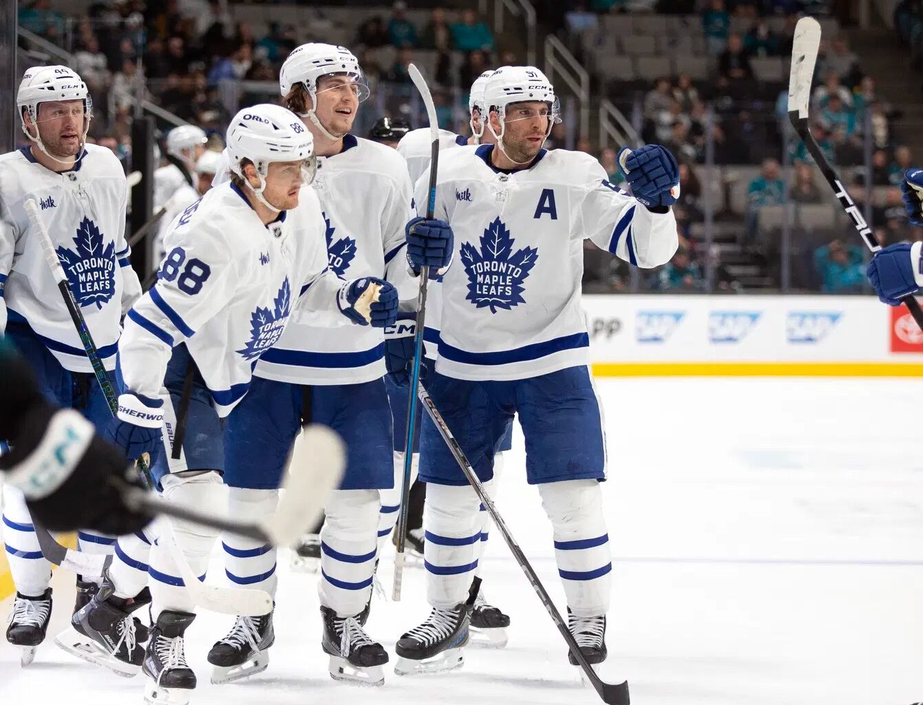 Anthony Petrielli breaks down Maple Leafs' shootout win over Vancouver on Leafs Talk w/ Sam McKee