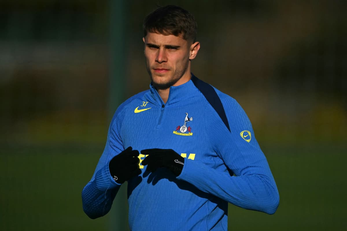 Tudor confirms 'small problem' for Van de Ven in five-man Spurs injury update - London Evening Standard