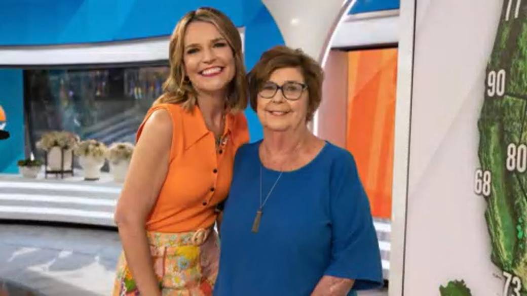 Click to play video: 'Savannah Guthrie pleads for mother’s return as FBI joins search'