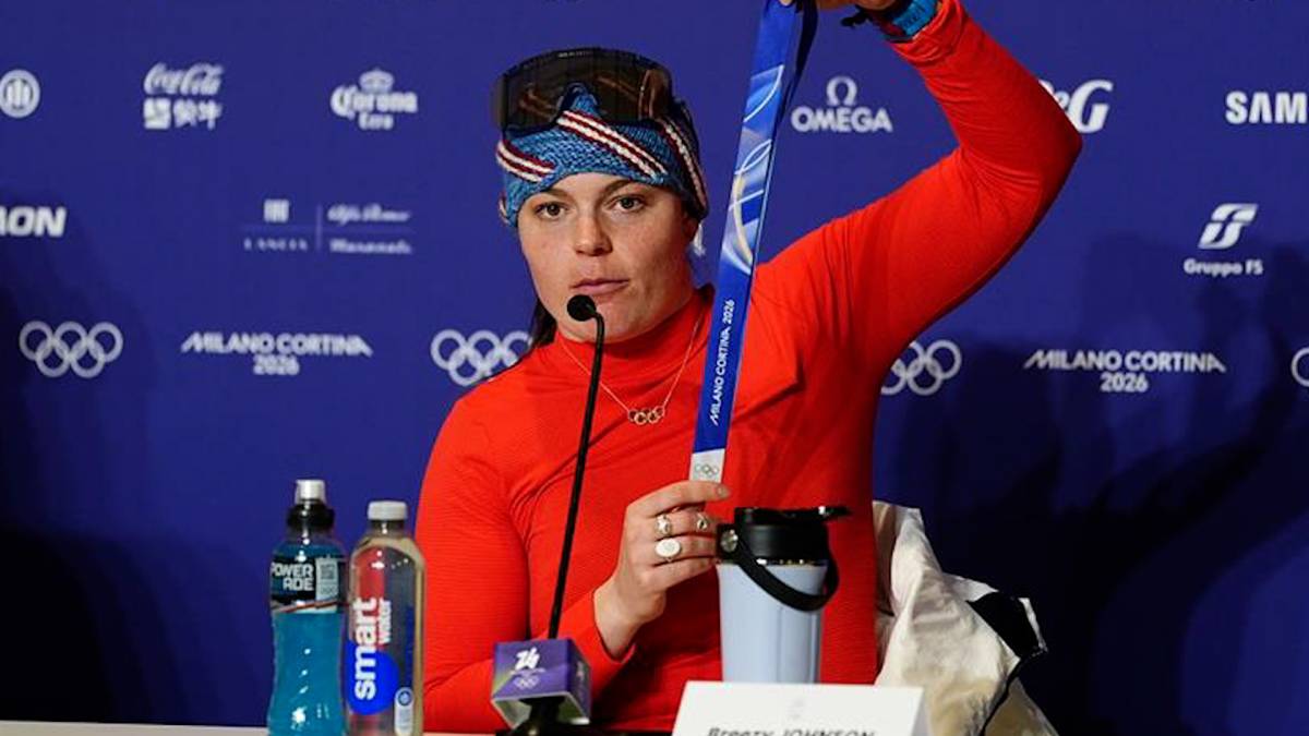 Click to play video: 'Fix found for Olympic medals falling apart, Milano Cortina officials say'