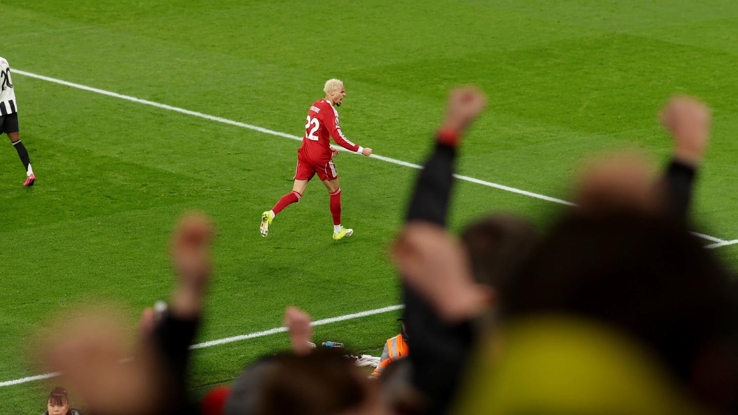 Liverpool 4-1 Newcastle United: Watch extended highlights and full match