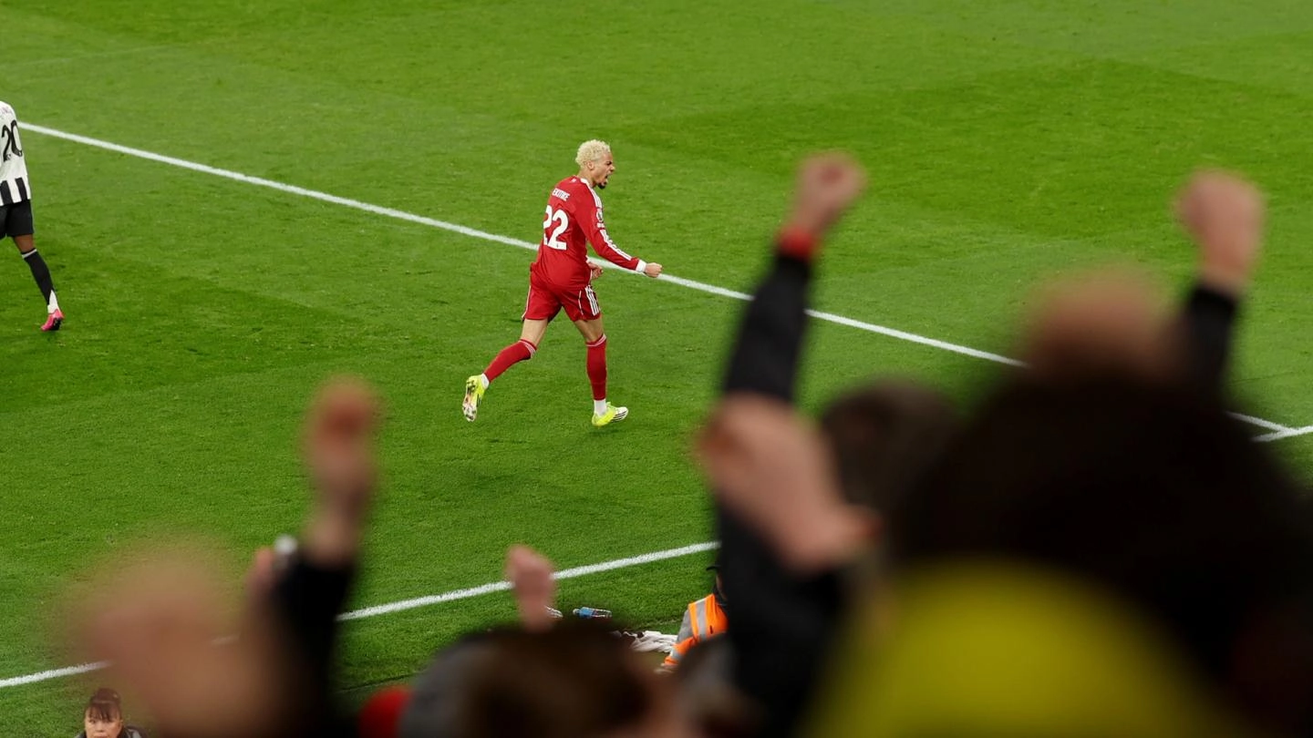 Liverpool 4-1 Newcastle United: Watch extended highlights and full match