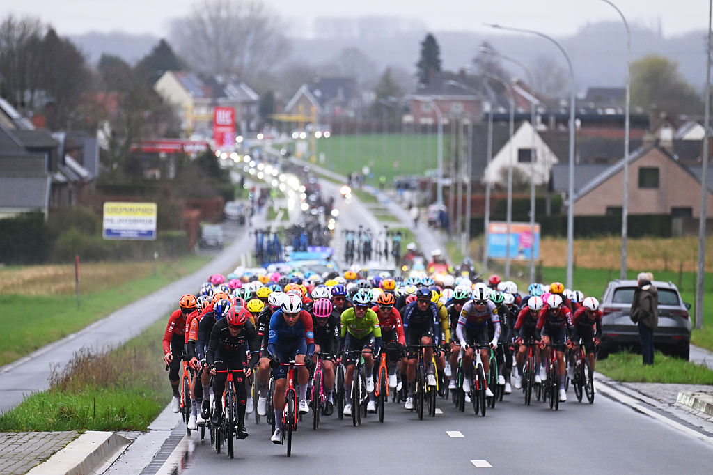 NIVONE, BELGIUM - FEBRUARY 28: A general view of the peloton competing during the 21st Omloop Het Nieuwsblad 2026, Men&amp;apos;s Elite a 207.2km one day race from Ghent to Ninove / #UCIWT / on February 28, 2026 in Ninove, Belgium. (Photo by Tim de Waele/Getty Images)