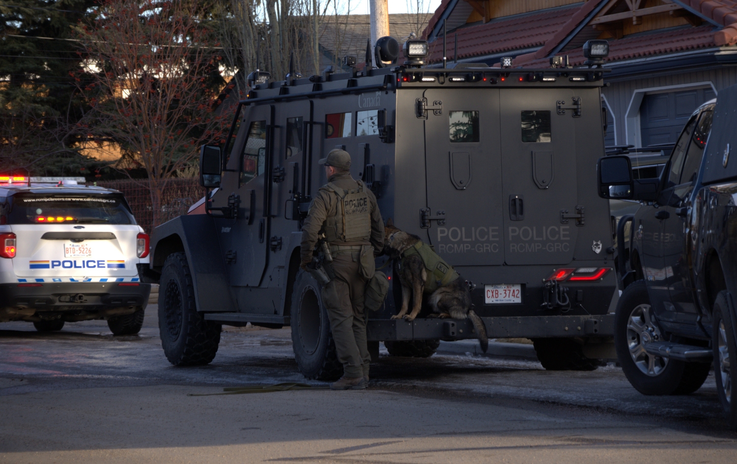 Person in custody following heavy police presence in Okotoks - OkotoksOnline.com