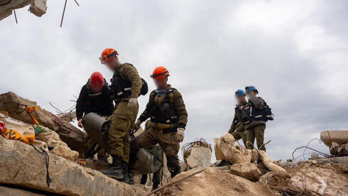 IDF drills in the heart of destruction
