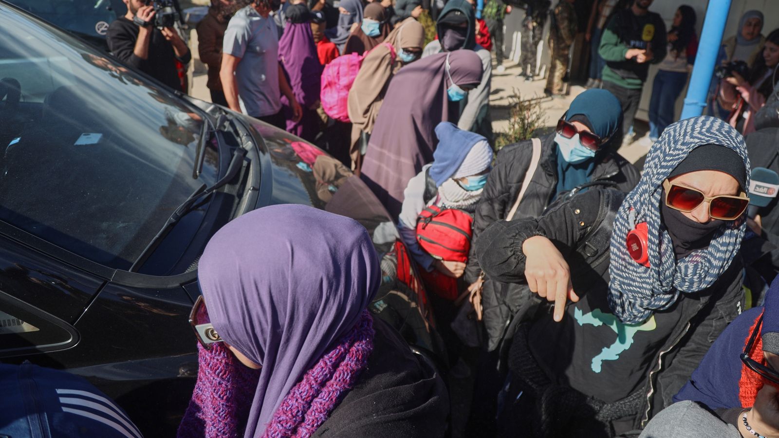 Australian nationals gathering to leave Al Roj camp in Syria. Pic: AP