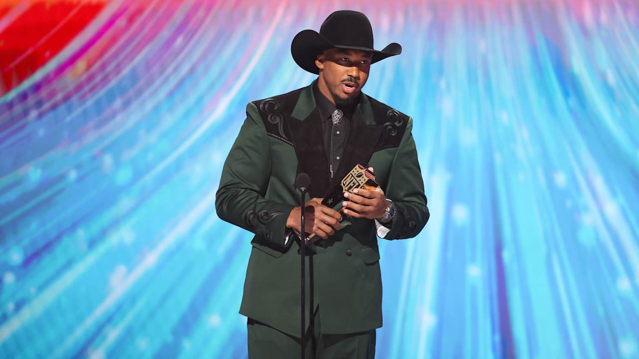 Browns star Myles Garrett named 2025 AP NFL Defensive Player of Year after breaking sack record