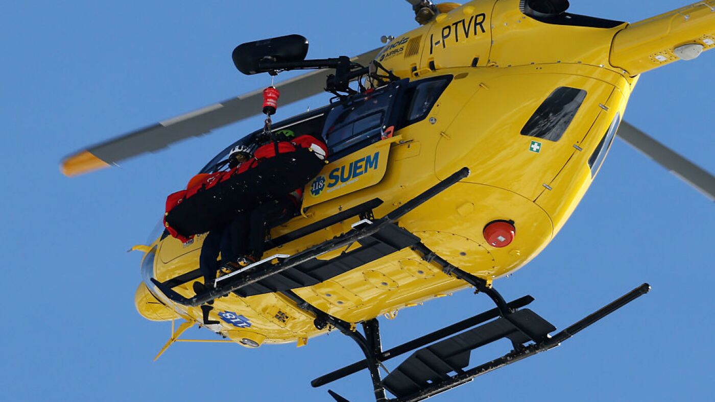 Lindsey Vonn describes grueling surgery on her shattered leg : NPR