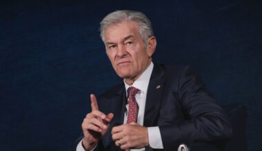 Dr. Oz wants AI avatars to replace rural health workers. Critics are wary : NPR