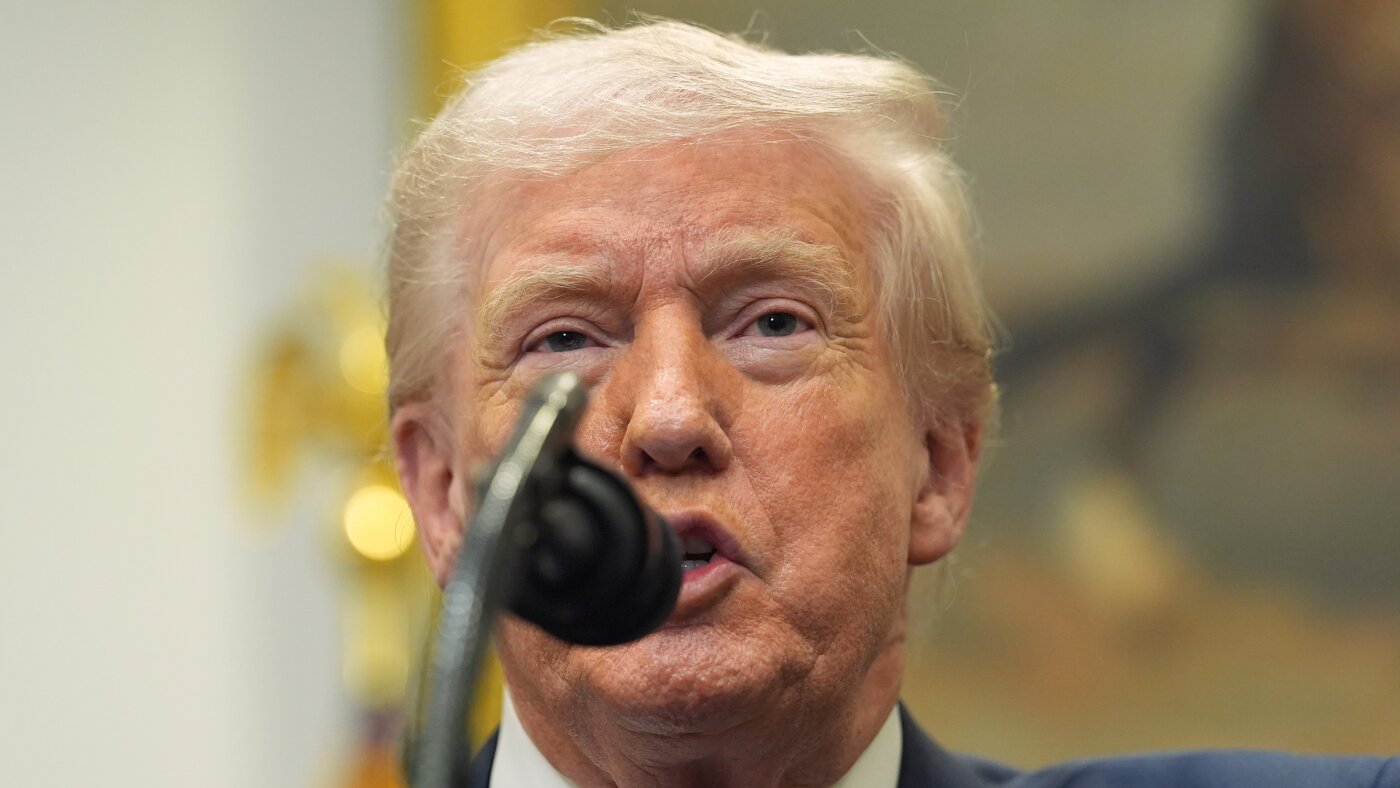 Trump pardons five former NFL players : NPR