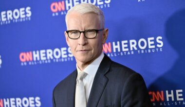 Anderson Cooper exits from '60 Minutes,' staying with CNN