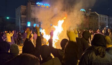 Iranian beautician films violent crackdown on protests