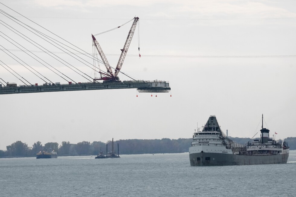Trump can amend permit for US-Canada bridge, White House says