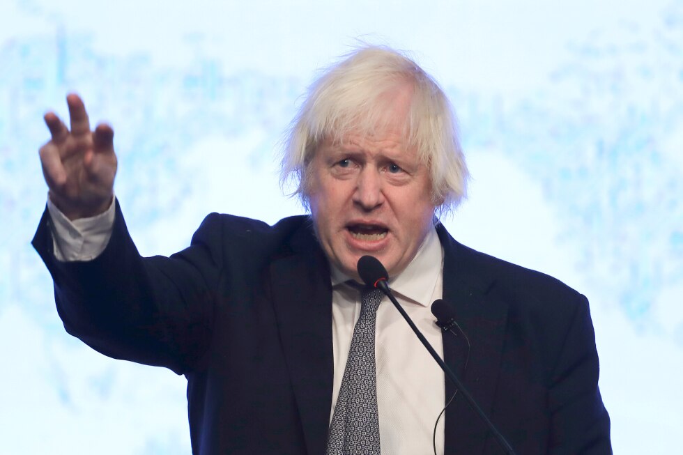 Boris Johnson urges UK and allies to send noncombat troops to Ukraine