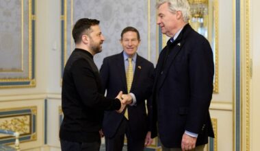 US senators visit Ukraine as they push for new Russian sanctions