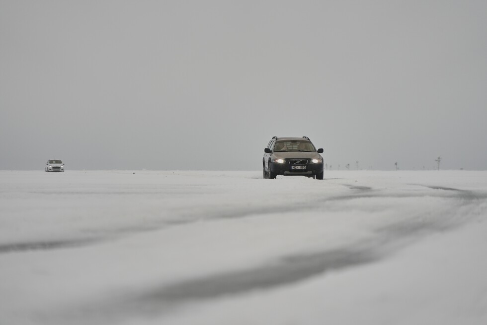Drive across Estonia's frozen sea as northern Europe faces cold wave