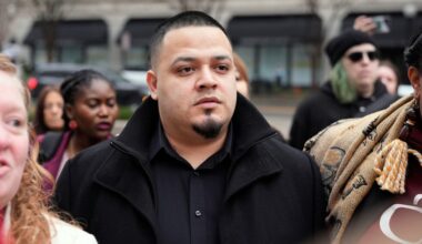 Abrego Garcia seeks to have smuggling charges dismissed while government claims case is strong