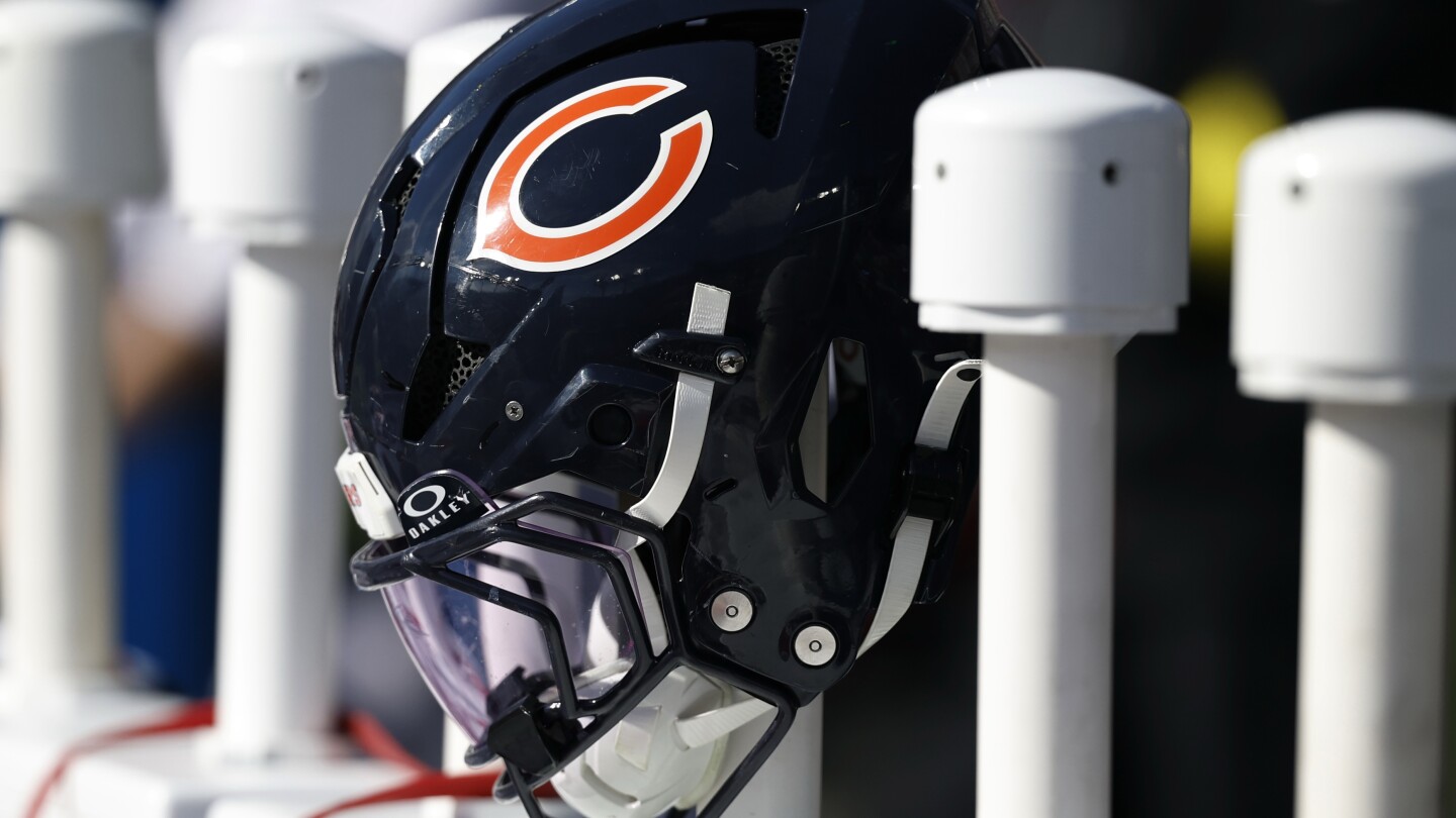 Iowa enters the effort to lure the Bears