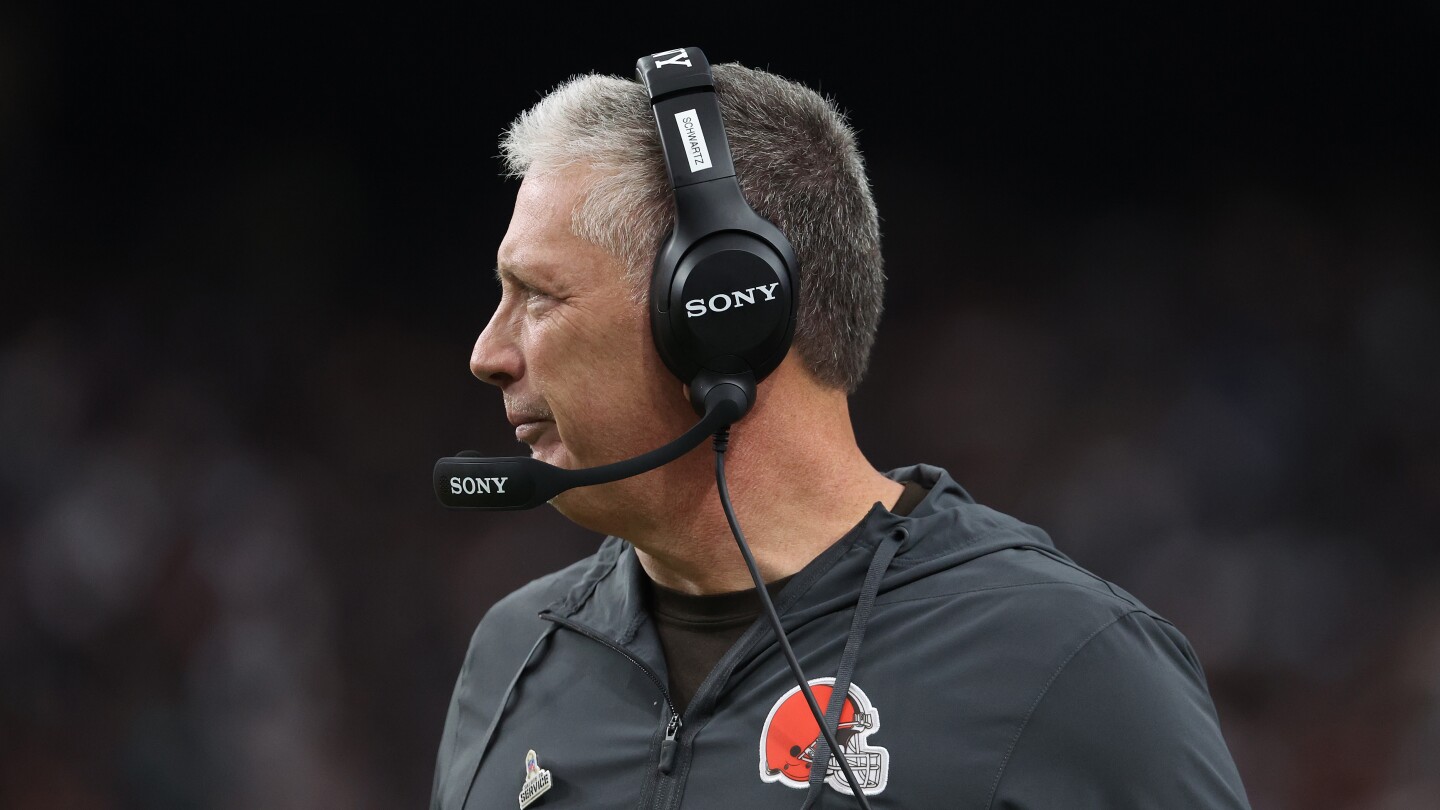 Jim Schwartz resigns, with the "expectation" he won't coach in 2026