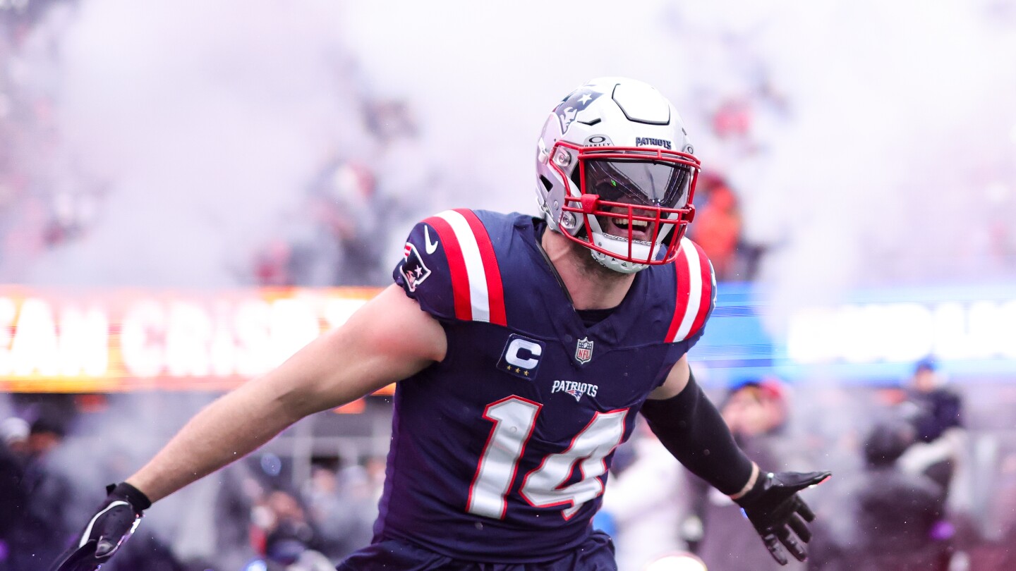 Robert Spillane on Tom Brady saying he doesn't have a dog in the fight: Makes me sick