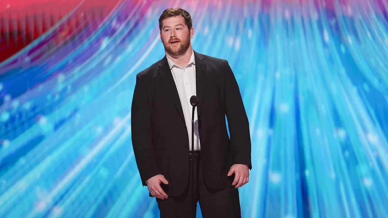 Bears OL Joe Thuney wins first-ever NFL Protector of the Year award